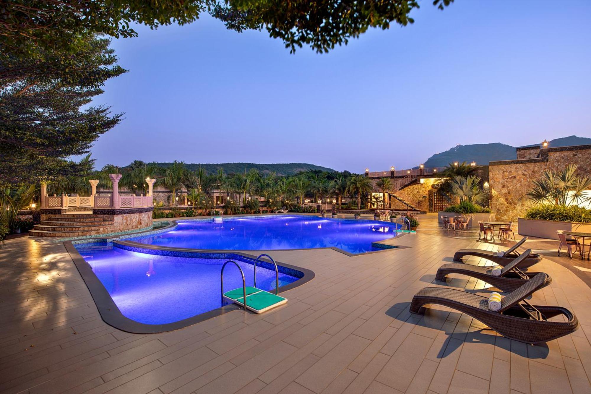 Vikrama Heritage Resort&Spa Hālol Exterior foto