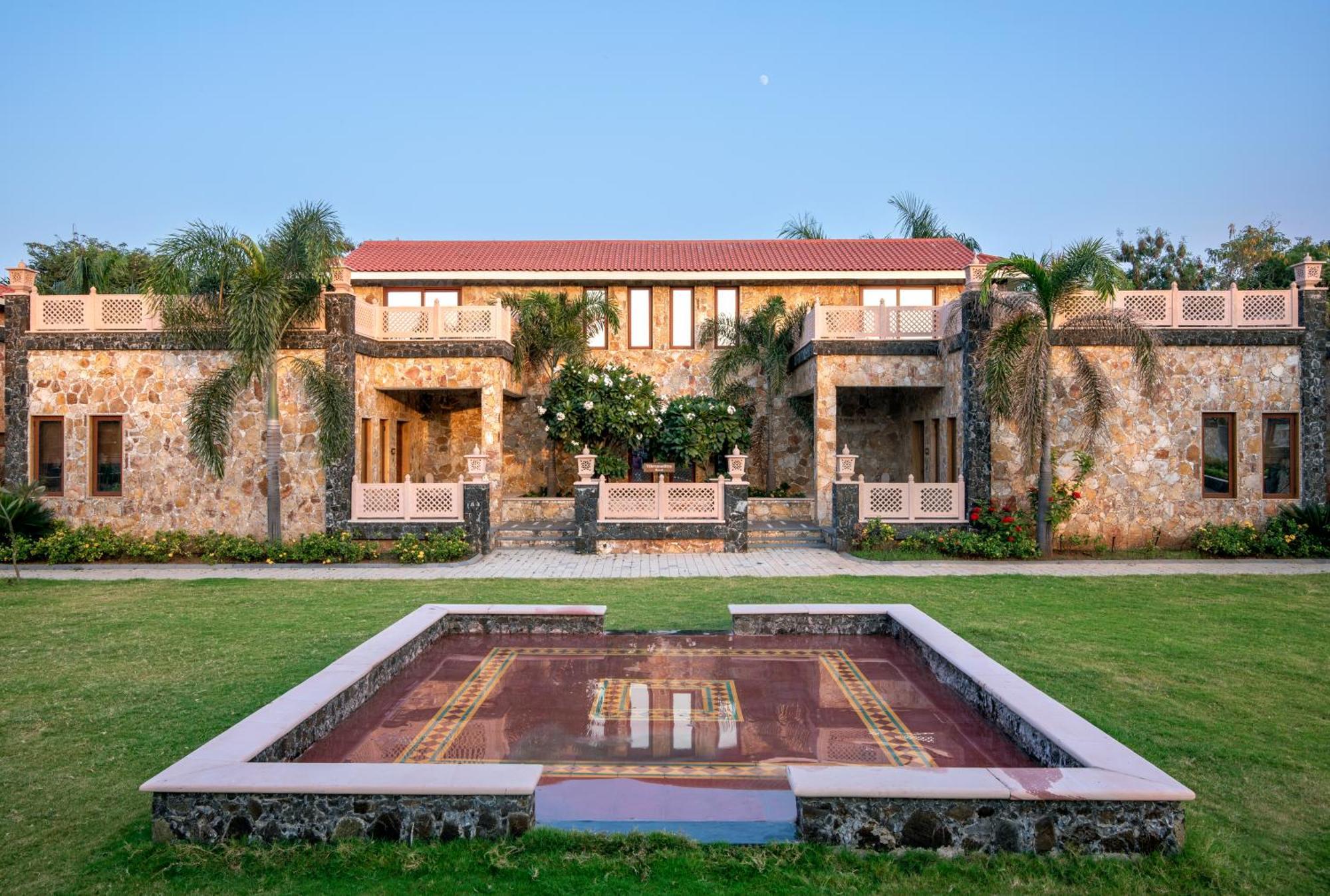 Vikrama Heritage Resort&Spa Hālol Exterior foto