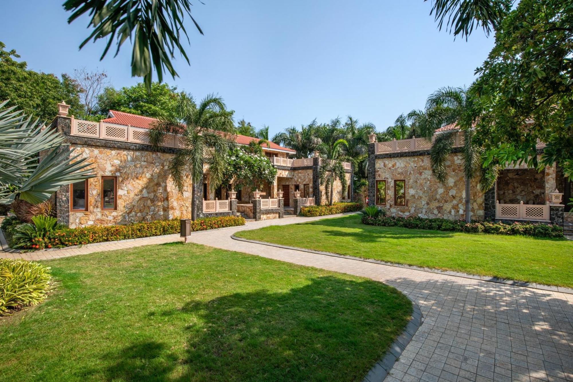 Vikrama Heritage Resort&Spa Hālol Exterior foto